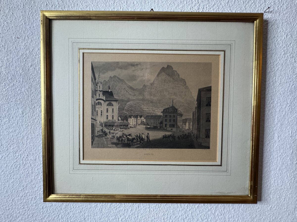 Schwyz – Market Square with the Mythen Peaks, Steel Engraving by C. Huber, Publisher Chr. Krüsi Basel — Vorderseite