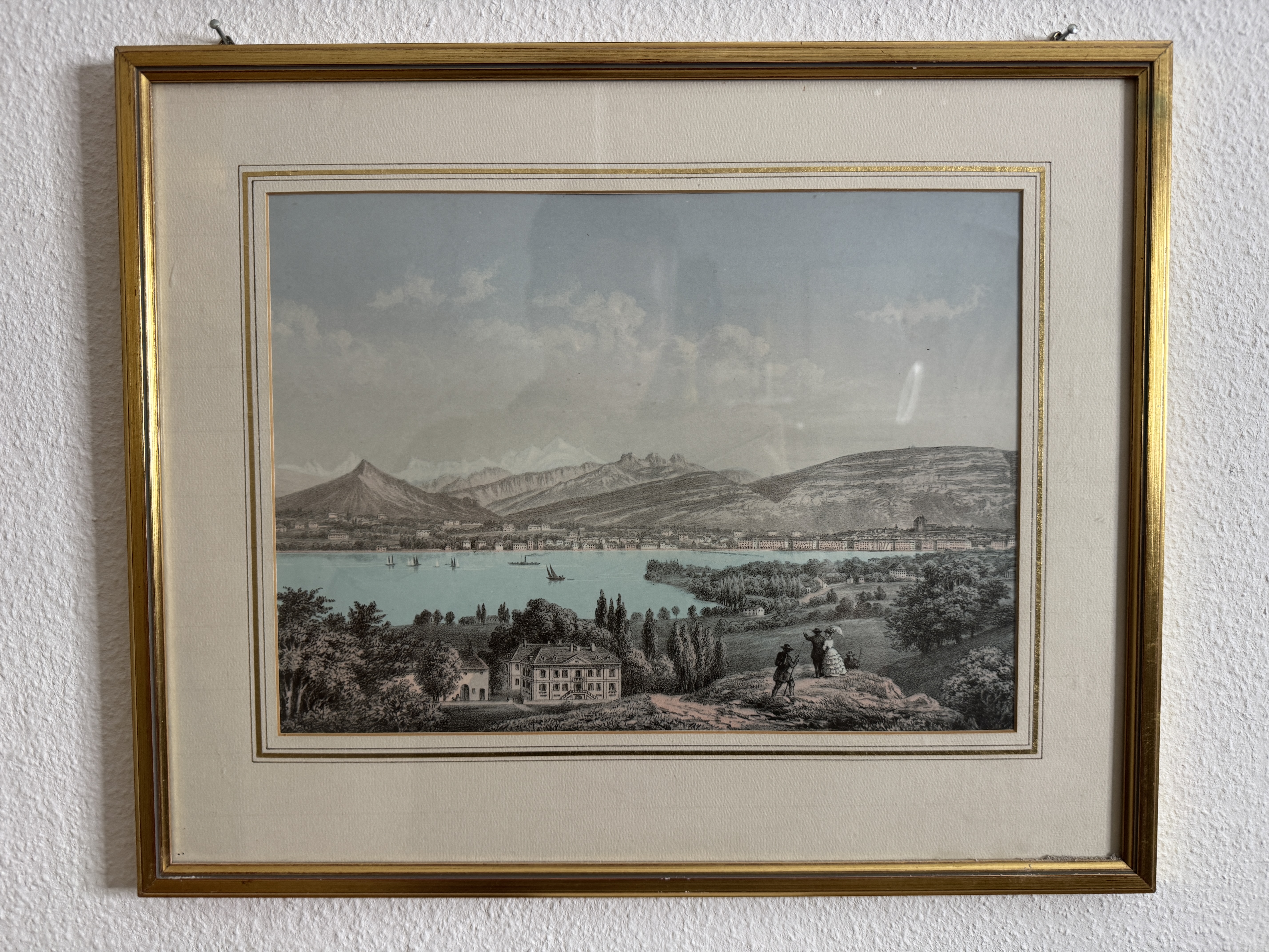 Genfersee mit Blick auf Genf – Kolorierte Lithographie mit Alpenpanorama, um 1850