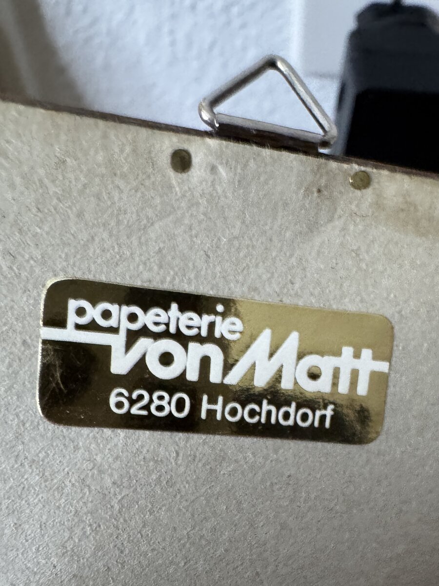 Hochdorf – Dorfansicht mit Pfarrkirche St. Martin, signierte Original-Radierung von Bader — sticker