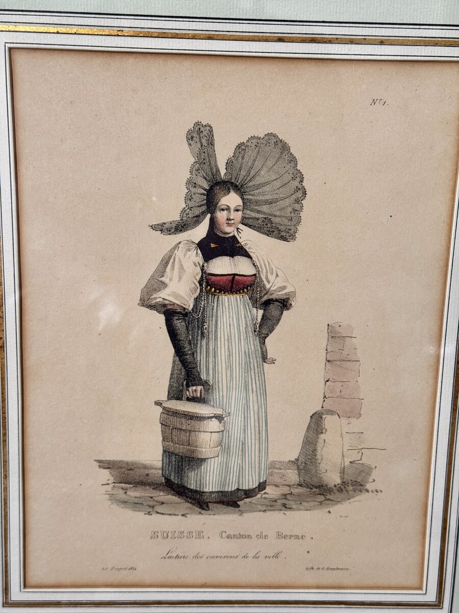 Switzerland – Canton of Bern: Milkmaid from the City's Surroundings in Traditional Costume — Vorderseite