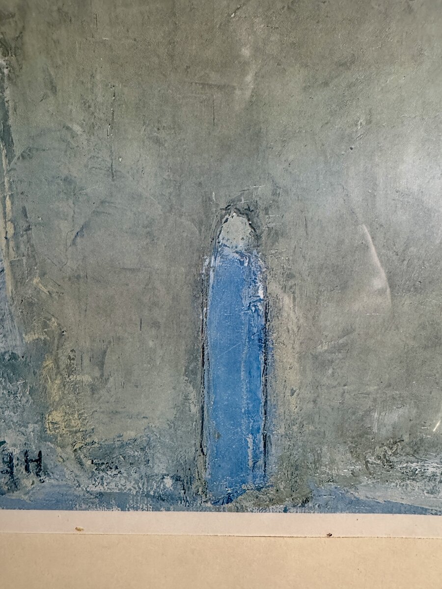 Blaue Figur in Landschaft – Abstrakte Komposition von John Hofmeister, 1980 — Inschrift